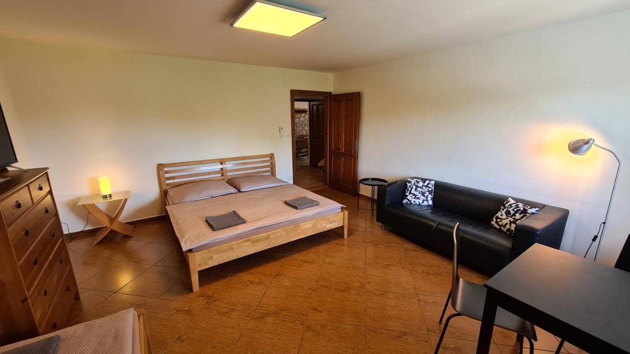 Apartmany Turold Mikulov Exteriör bild