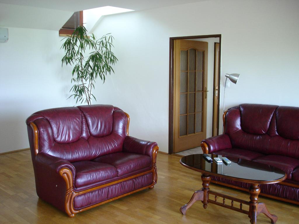 Apartmany Turold Mikulov Exteriör bild