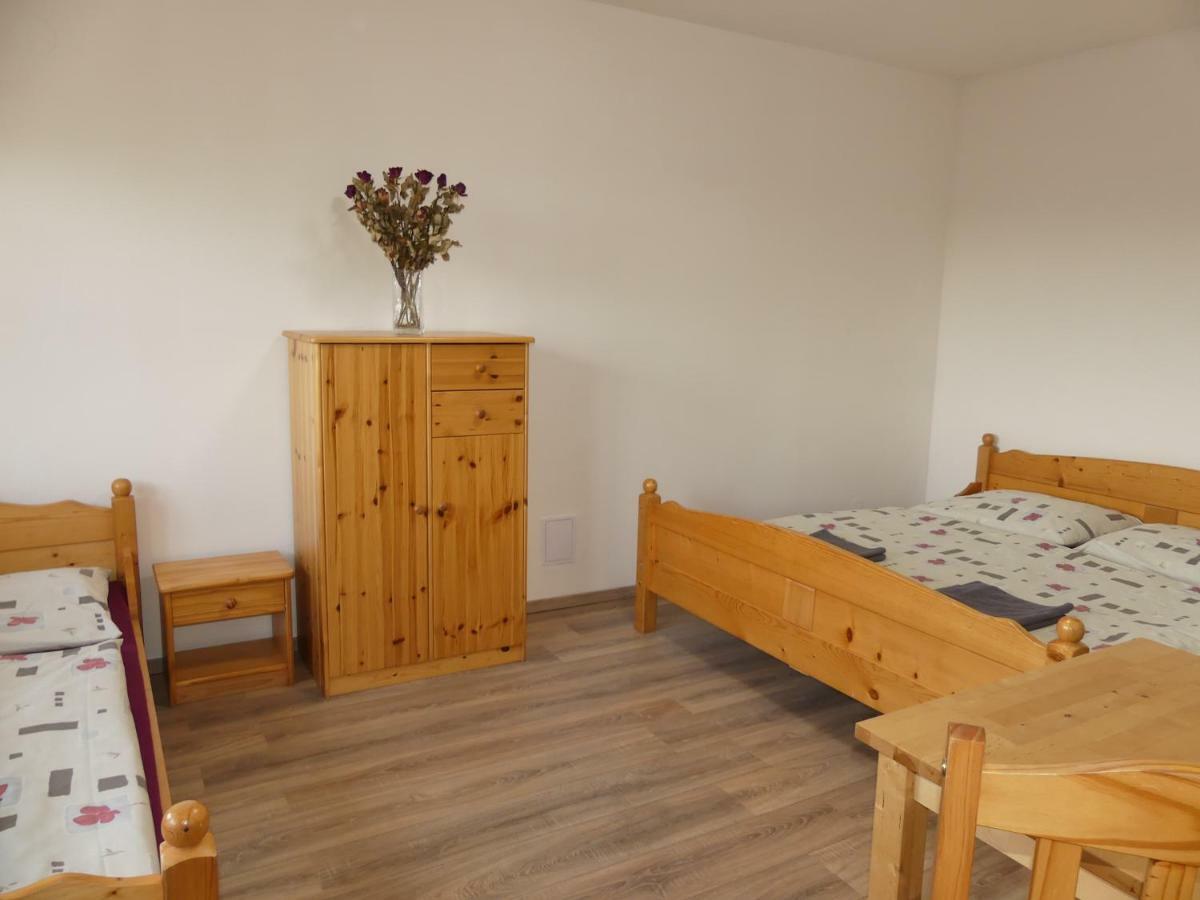Apartmany Turold Mikulov Exteriör bild